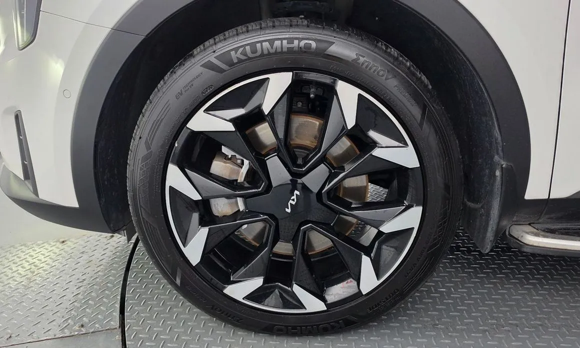 Kia Sorento — фото 7