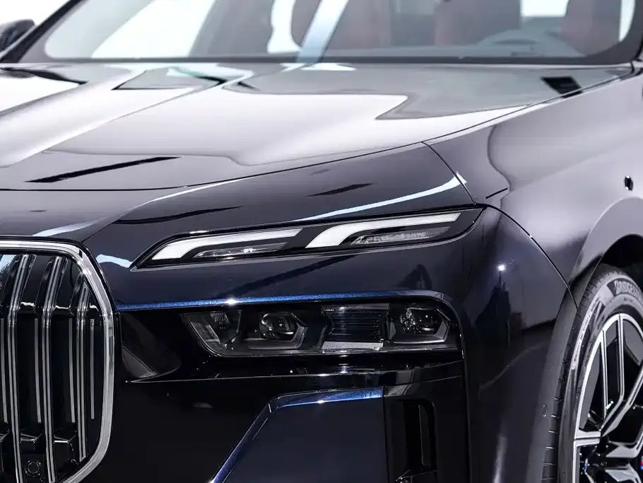BMW 7 Series — фото 10