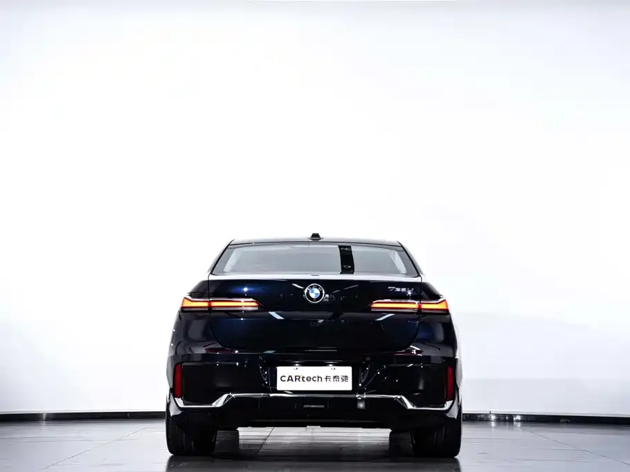 BMW 7 Series — фото 2