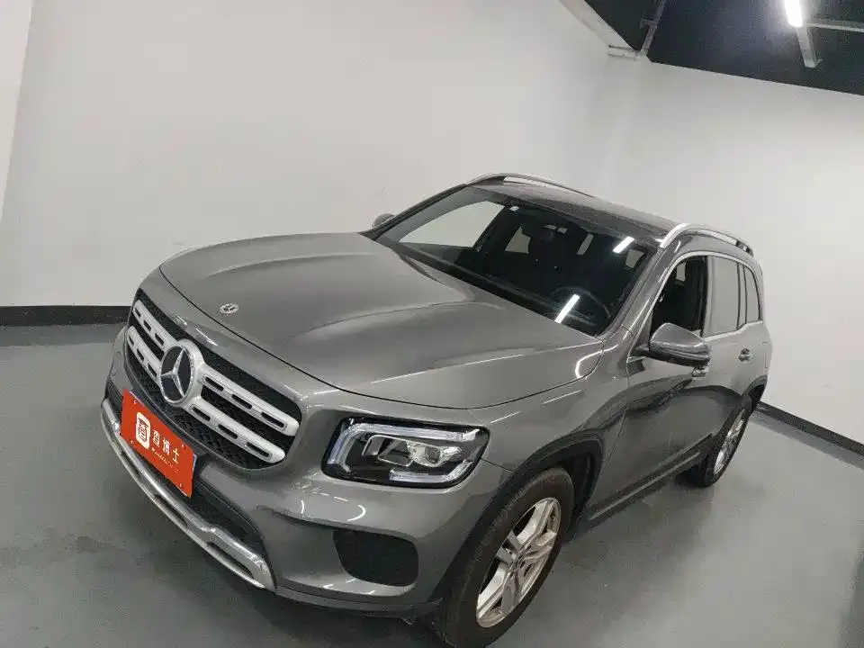 Mercedes-Benz GLB — фото 1
