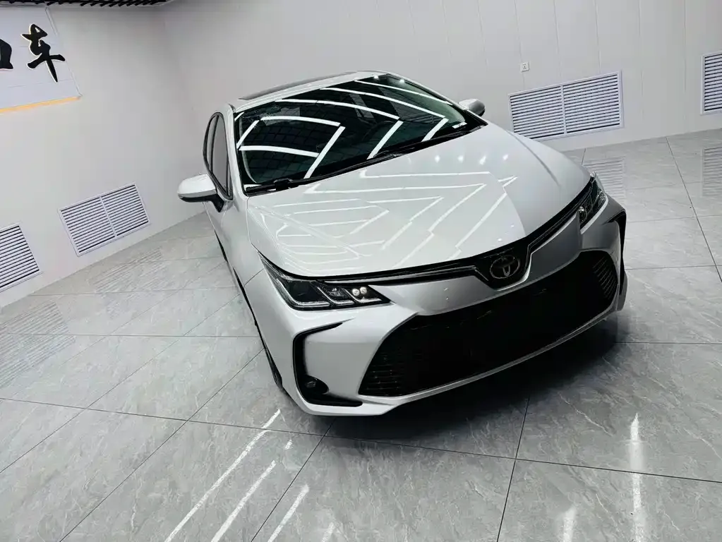 Toyota Corolla — фото 5