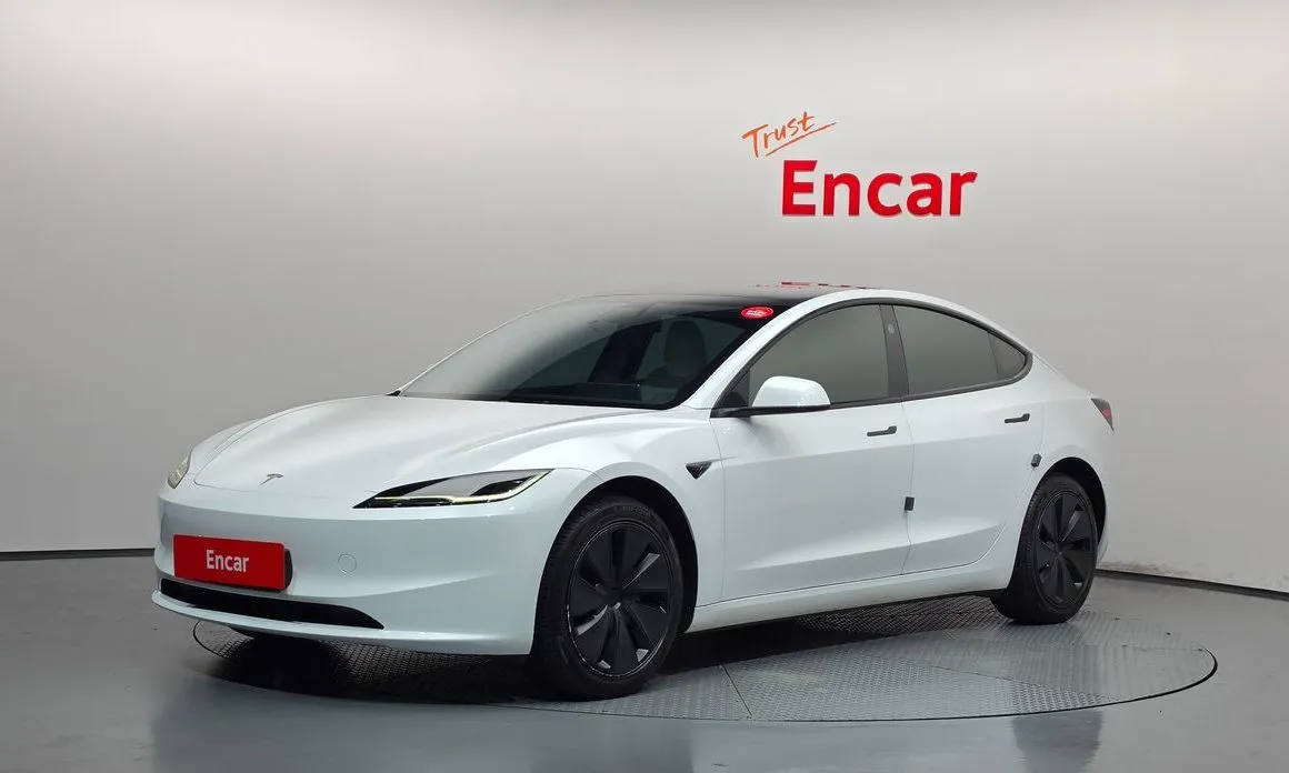 Tesla Model 3 — фото 1