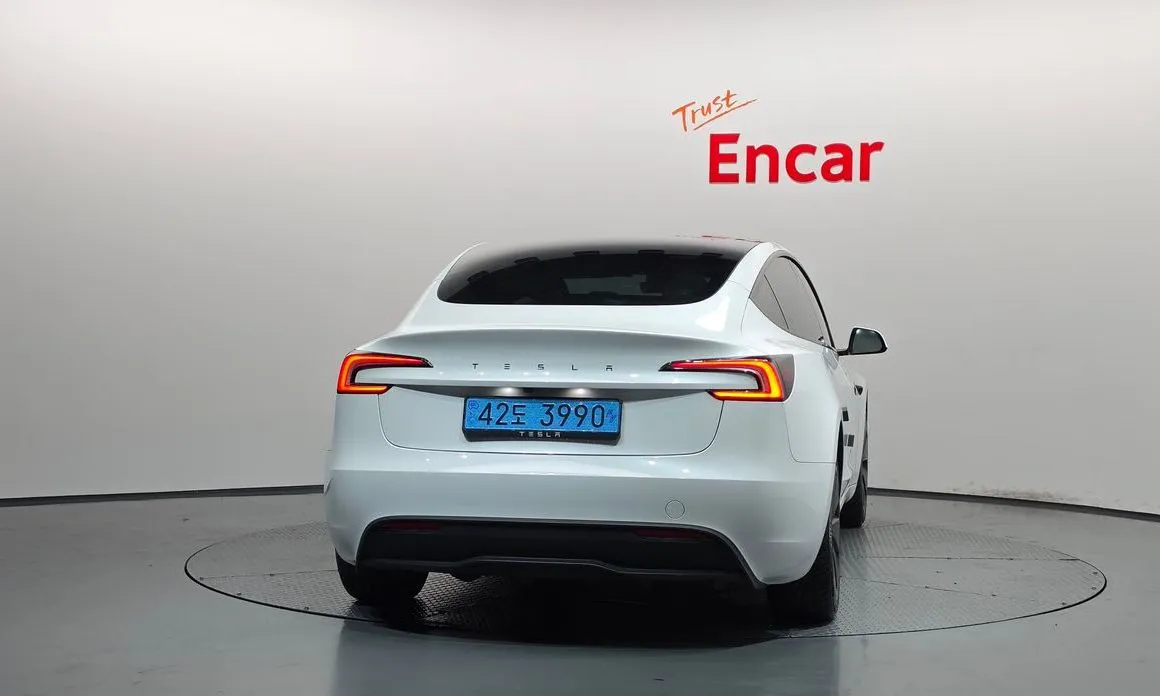 Tesla Model 3 — фото 2