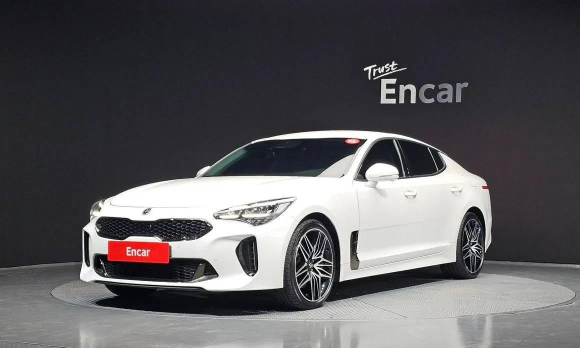 Kia Stinger — фото 1