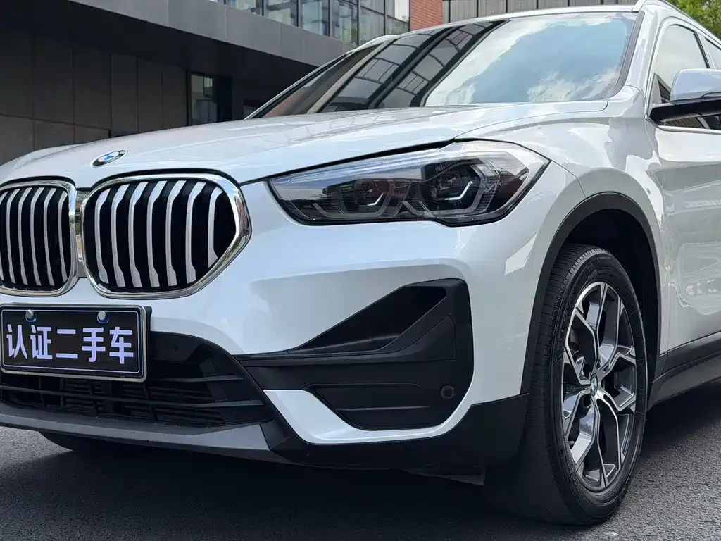 BMW X1 — фото 10