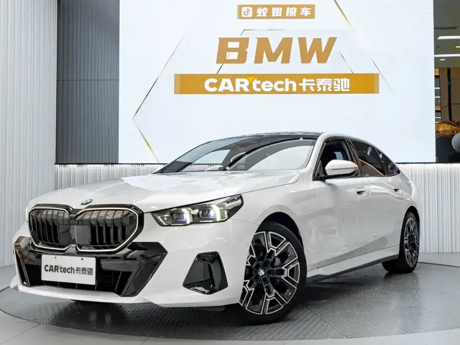 BMW 5 Series — фото 1