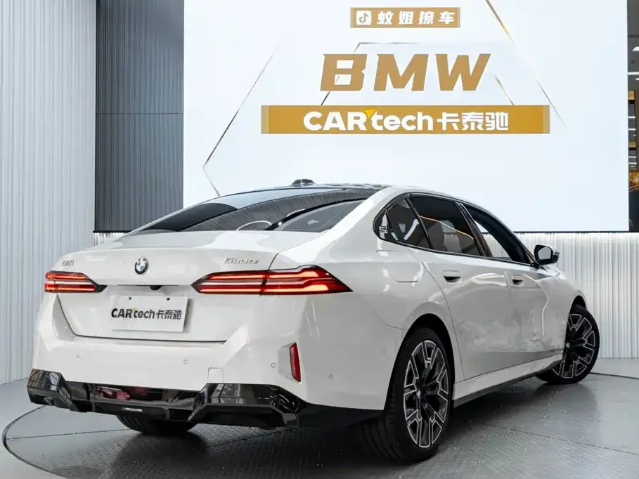 BMW 5 Series — фото 10