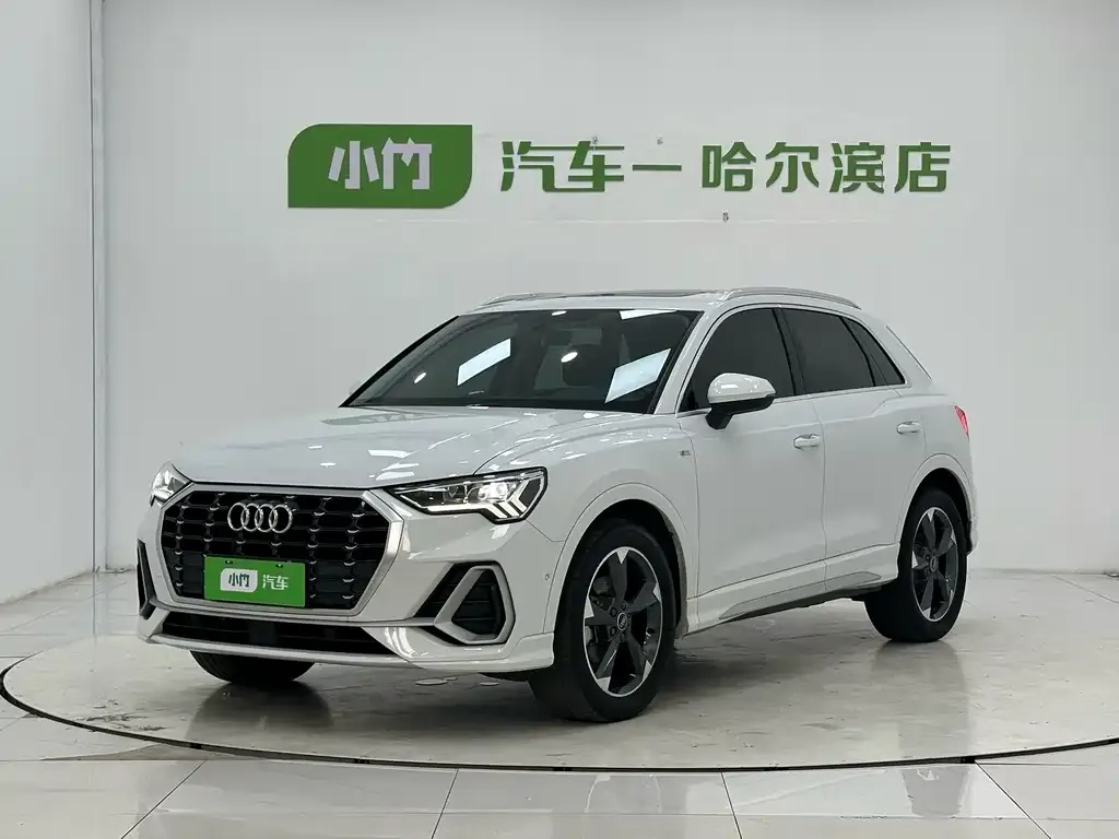 Audi Q3 — фото 1