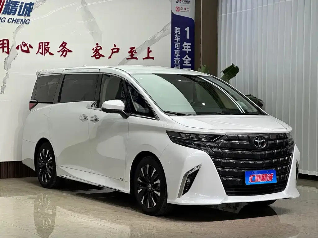 Toyota Alphard — фото 3