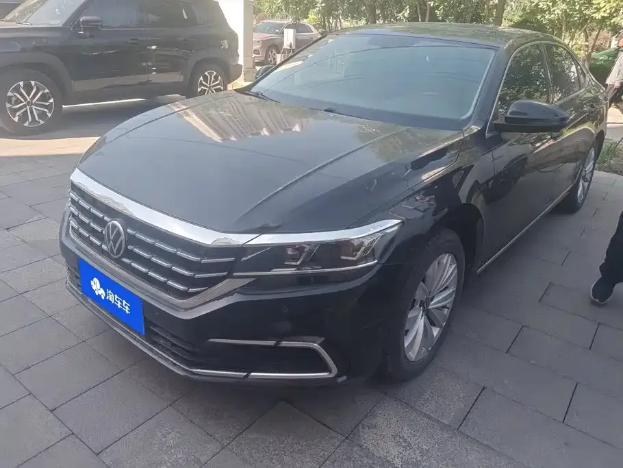 Volkswagen Passat — фото 1