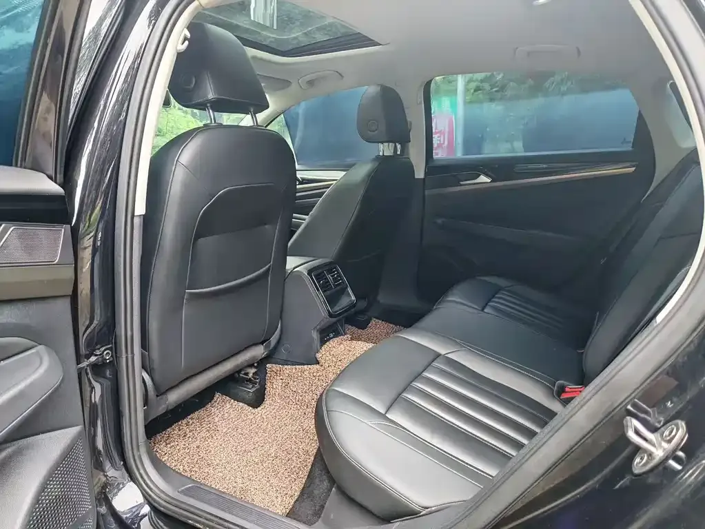 Volkswagen Passat — фото 3