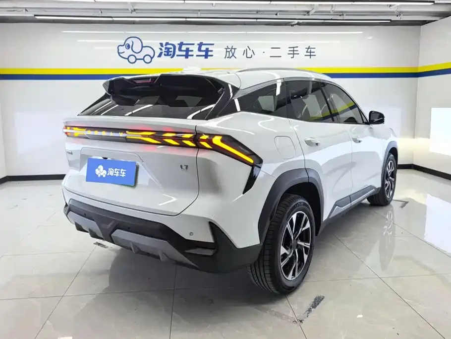 Geely Galaxy L7 — фото 9