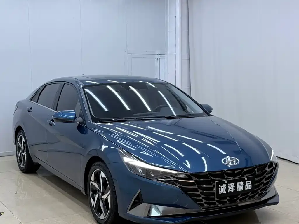 Hyundai Elantra — фото 3