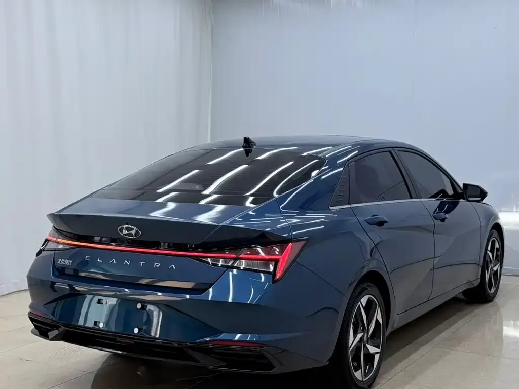 Hyundai Elantra — фото 6