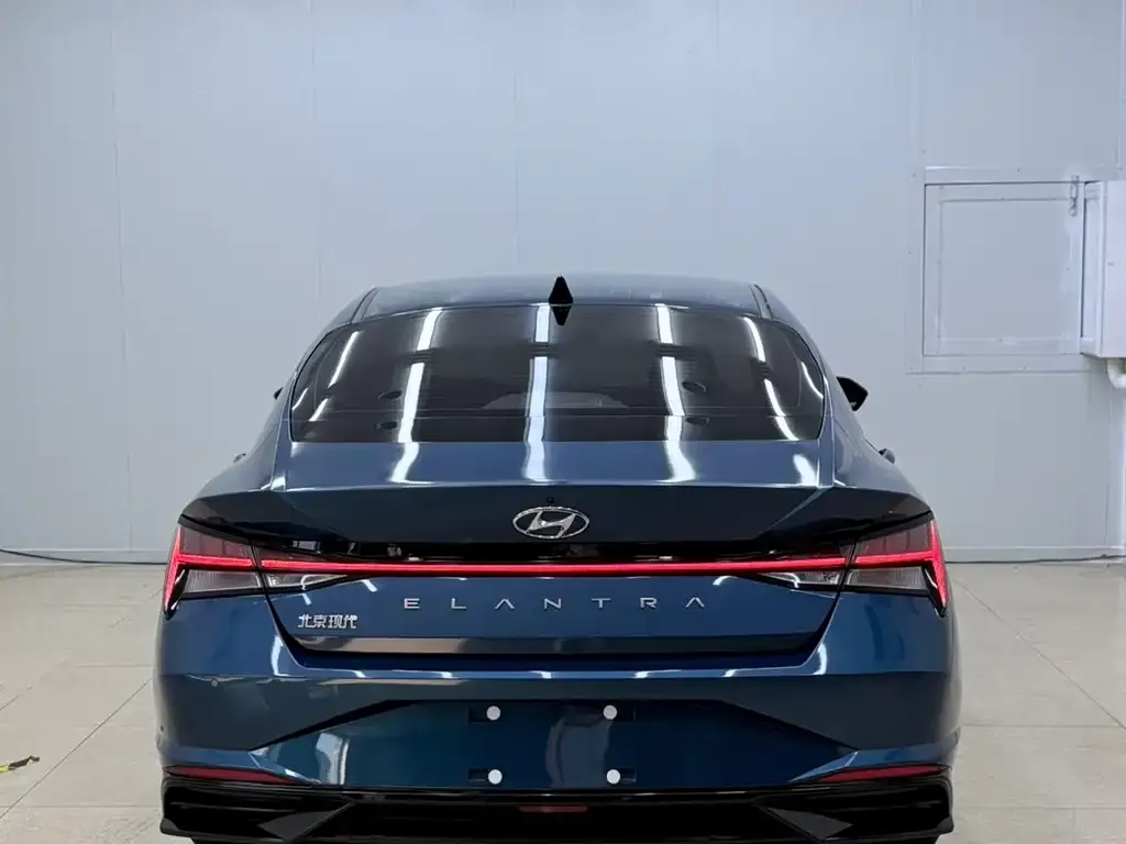 Hyundai Elantra — фото 2