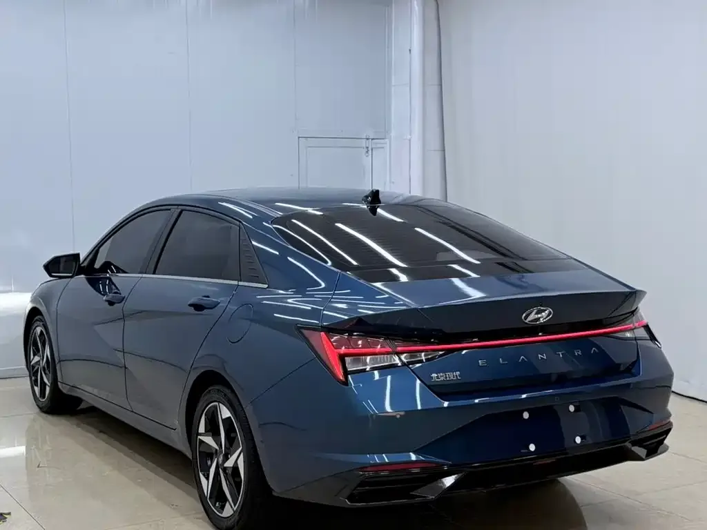 Hyundai Elantra — фото 4