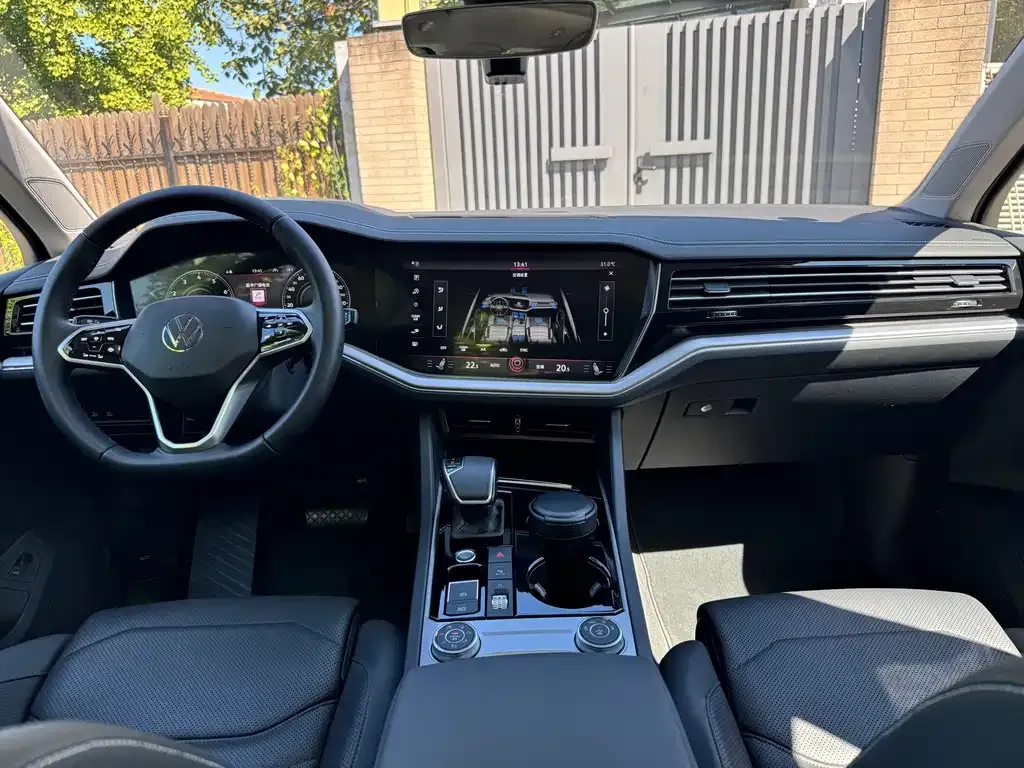 Volkswagen Touareg — фото 4