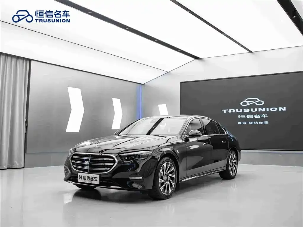 Mercedes-Benz E-Class — фото 10