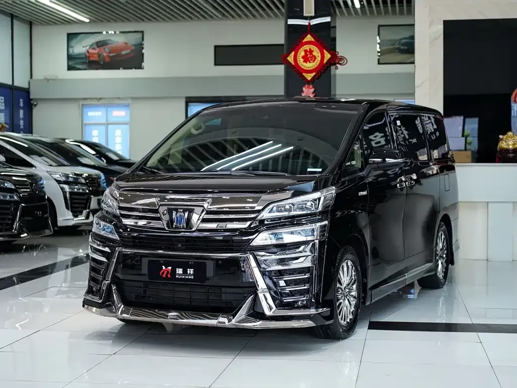 Toyota Vellfire — фото 1
