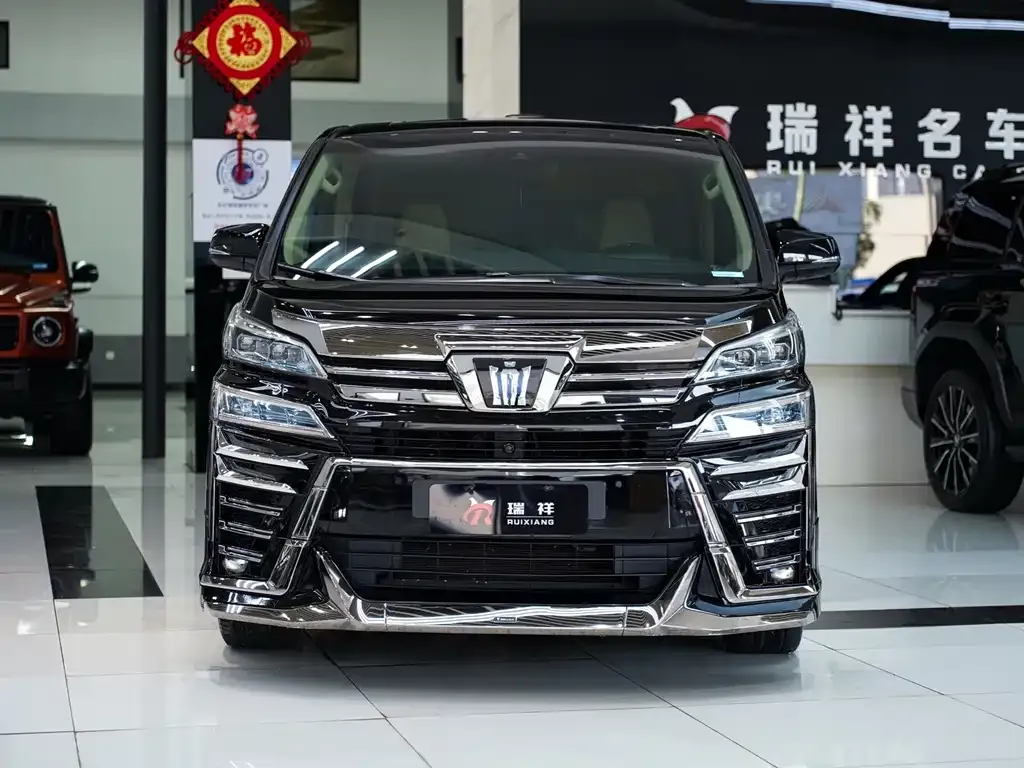 Toyota Vellfire — фото 2