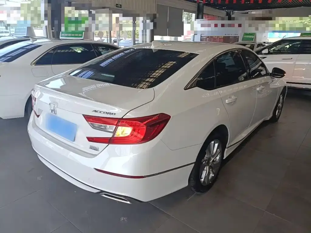 Honda Accord — фото 9