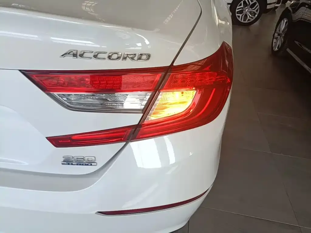 Honda Accord — фото 3
