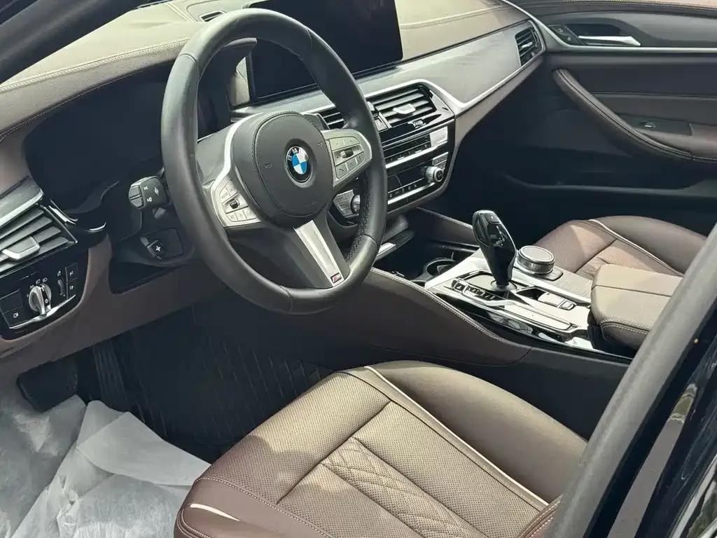 BMW 5 Series — фото 2