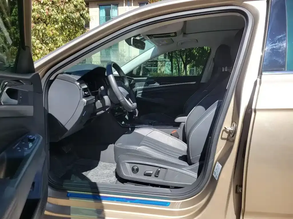 Volkswagen Passat — фото 4