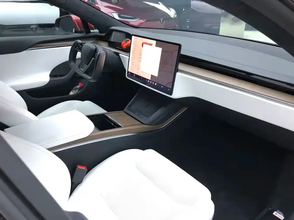 Tesla Model S — фото 10