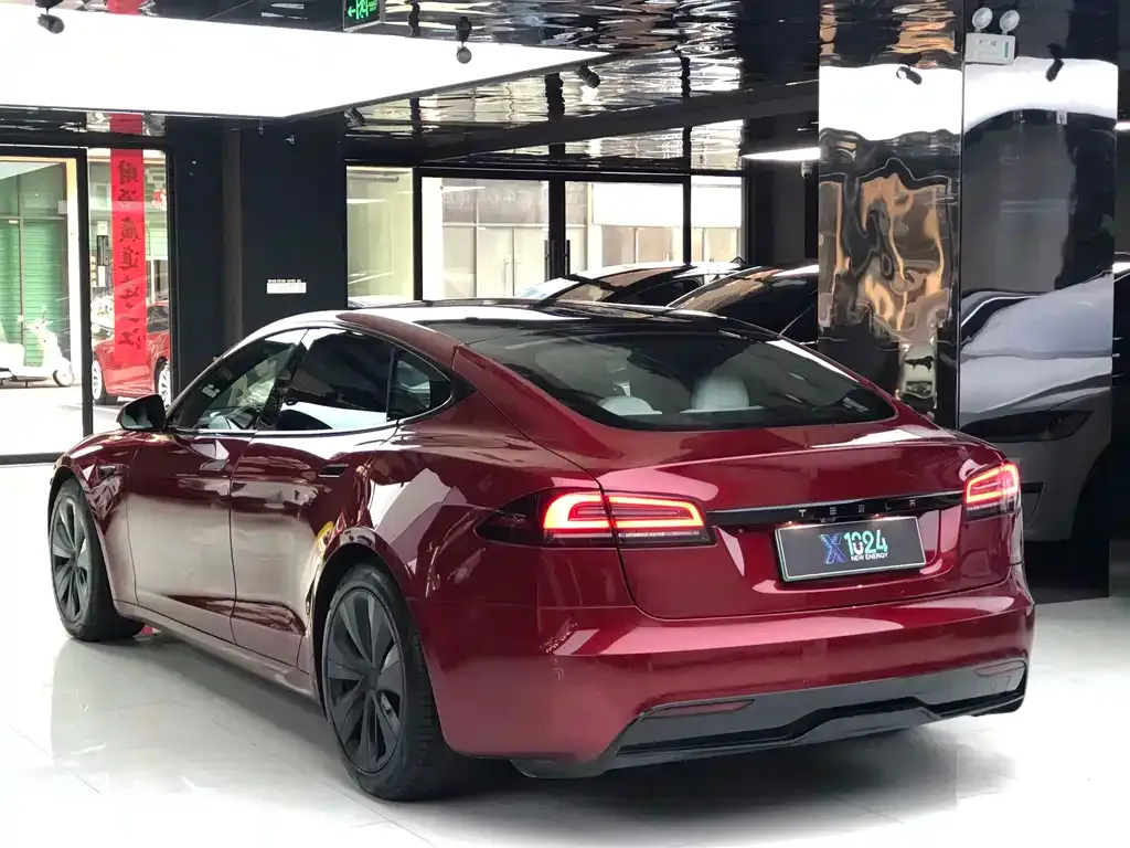 Tesla Model S — фото 8