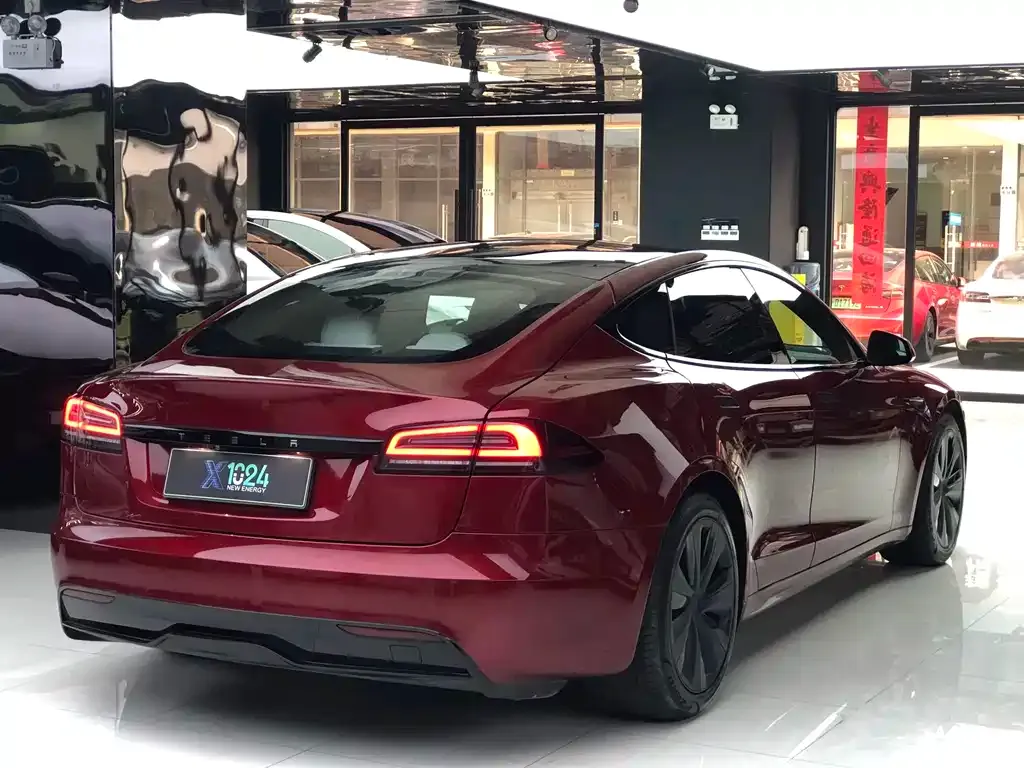 Tesla Model S — фото 9