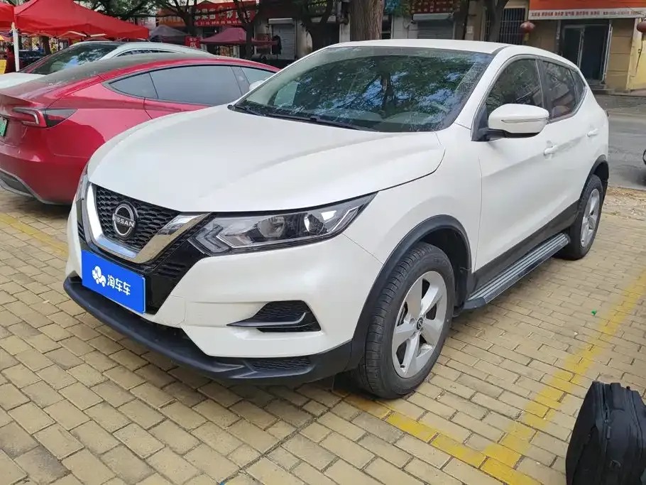 Nissan Qashqai — фото 1