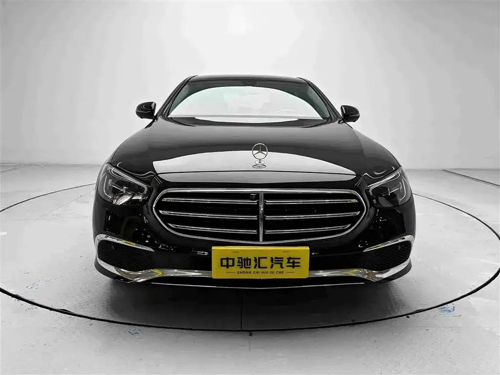 Mercedes-Benz E-Class — фото 4