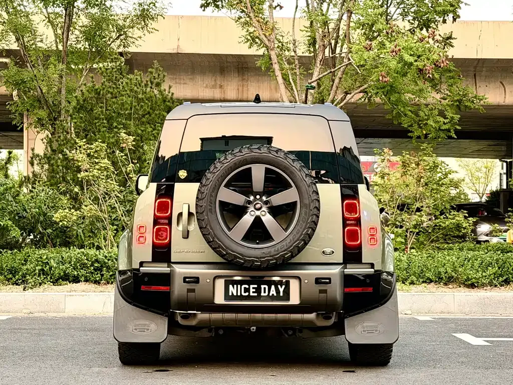Land Rover Defender — фото 9