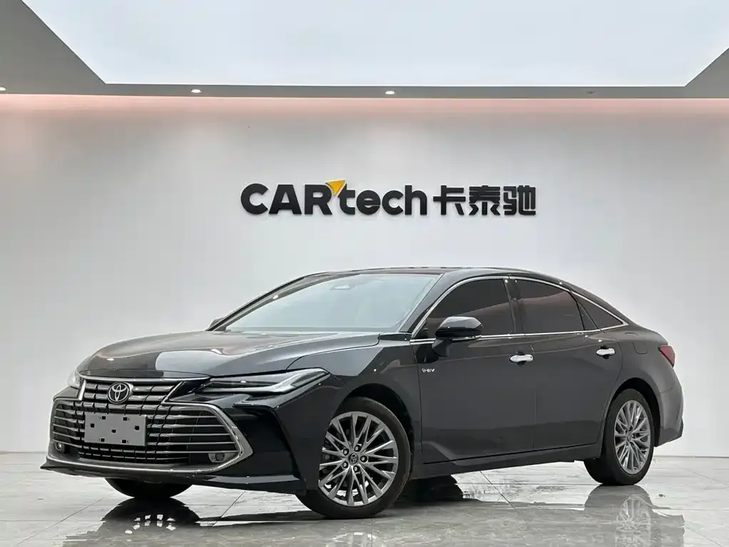 Toyota Avalon — фото 1