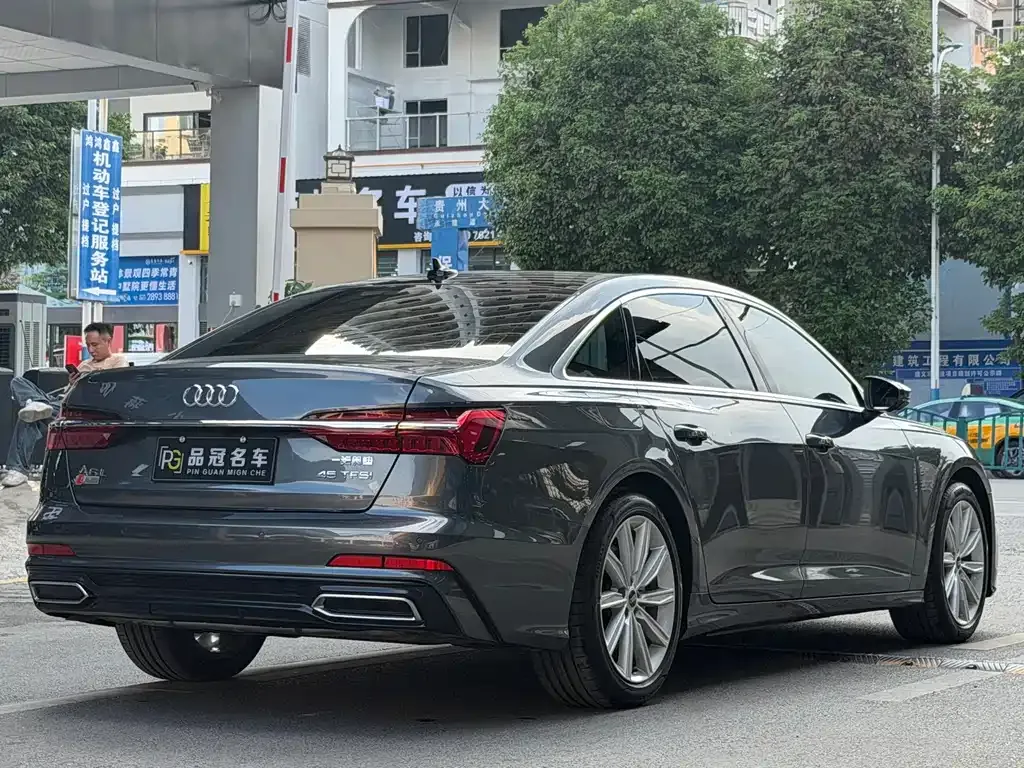 Audi A6L — фото 5