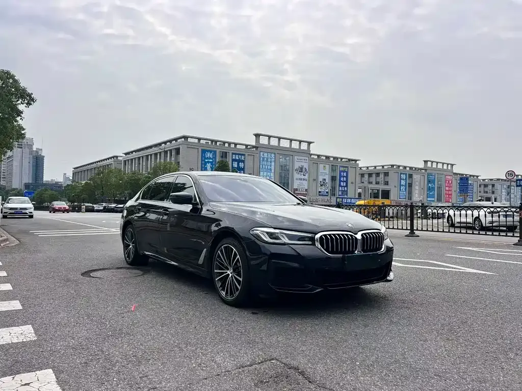BMW 5 Series — фото 3