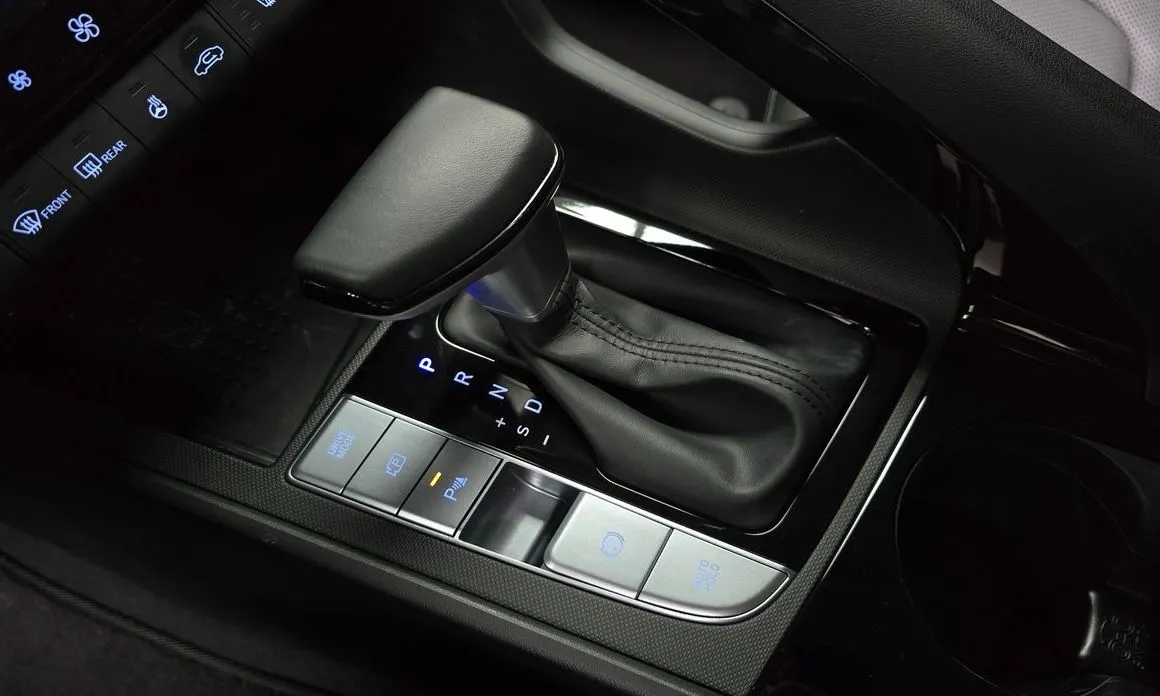 Hyundai AVANTE — фото 2