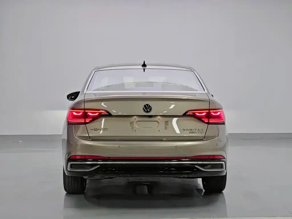 Volkswagen Sagitar — фото 10