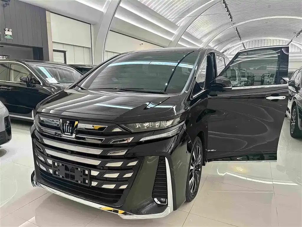 Toyota Vellfire — фото 8