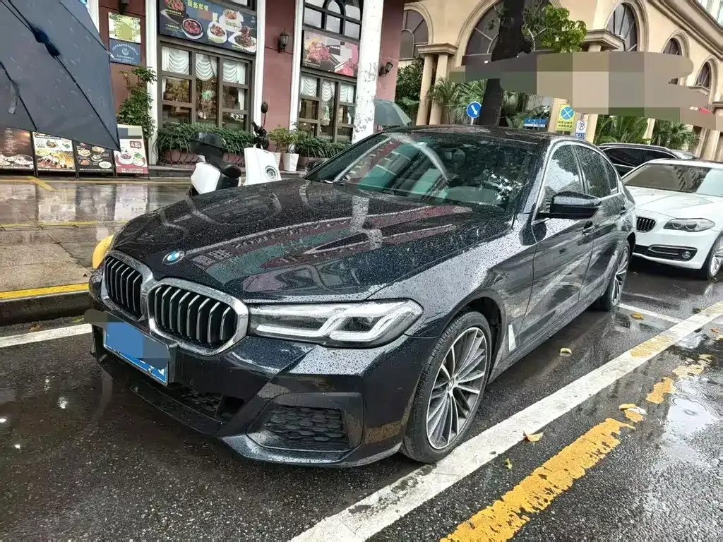 BMW 5 Series — фото 1