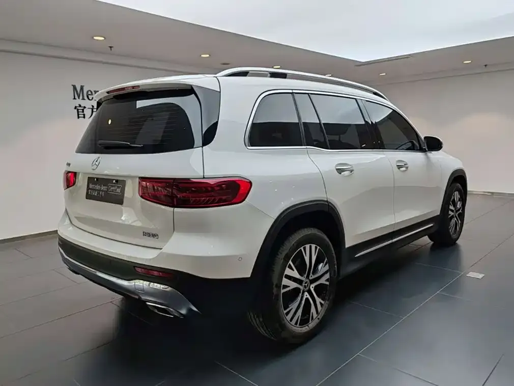 Mercedes-Benz GLB — фото 7