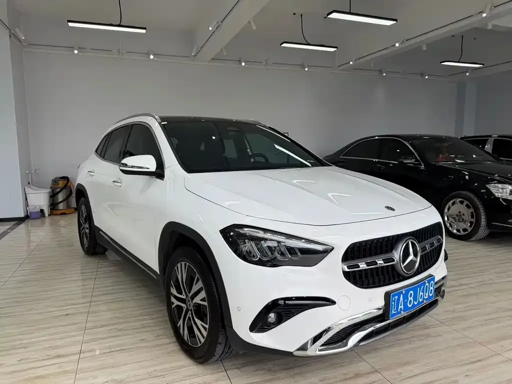 Mercedes-Benz GLA — фото 1