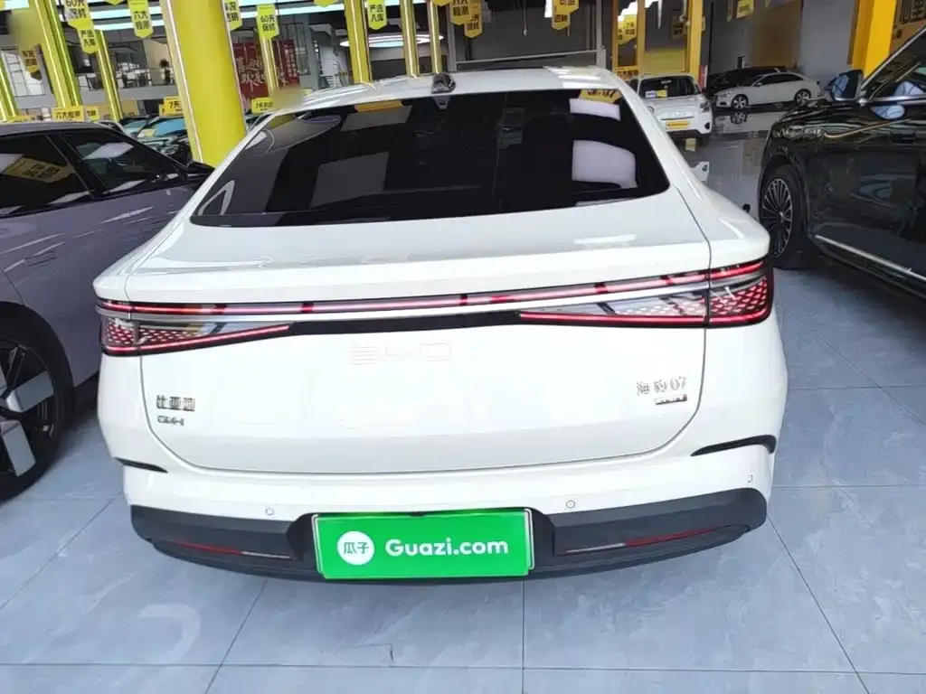 BYD Seal 07 DM-i — фото 10
