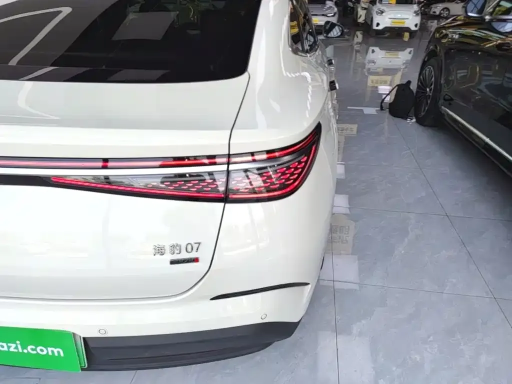 BYD Seal 07 DM-i — фото 2