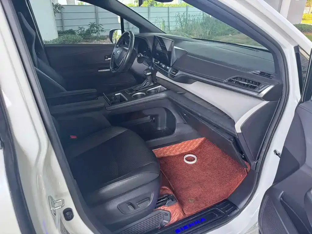 Toyota Granvia — фото 7