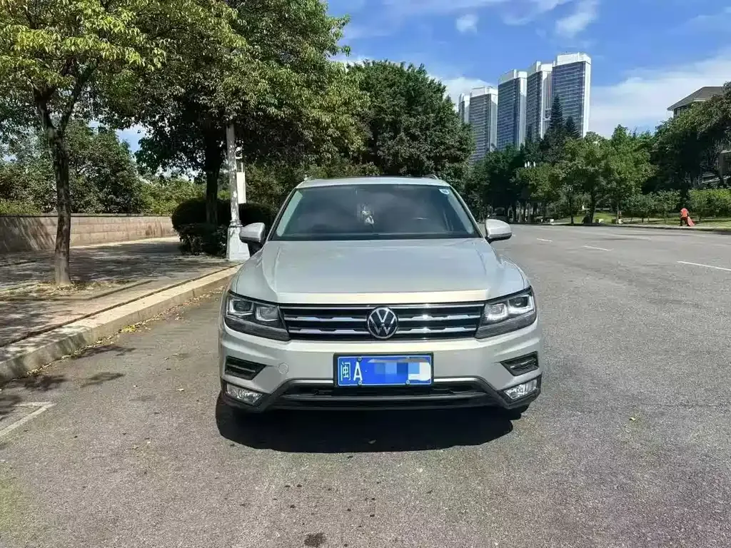 Volkswagen Tiguan L — фото 5