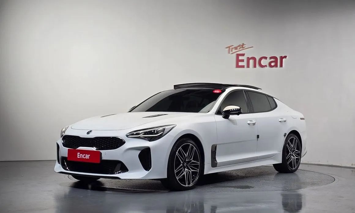 Kia Stinger — фото 1