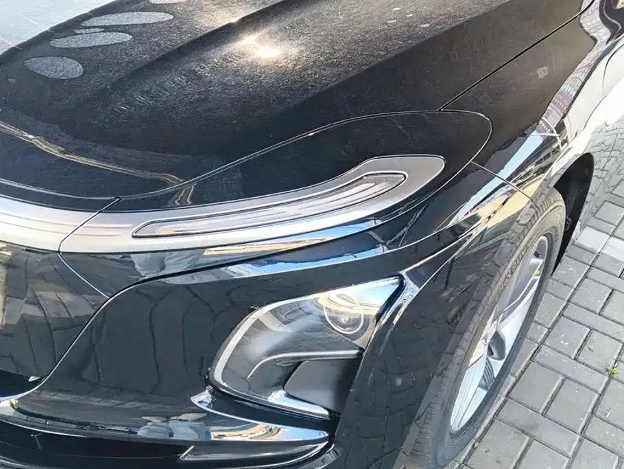 Hongqi E-QM5 — фото 4