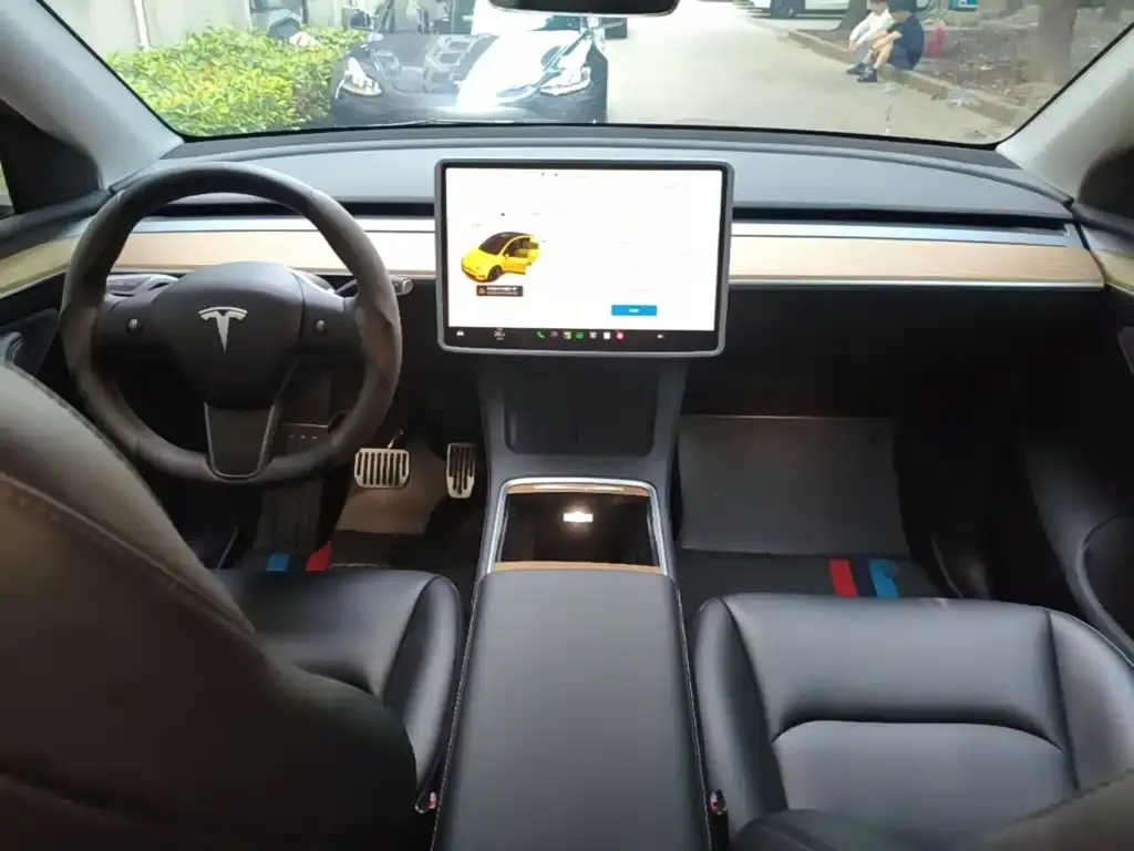 Tesla Model Y — фото 2